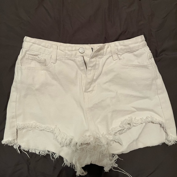 ! 2 for 20 ! HIGH WAISTED WHITE RIPPED SHORTS HIGH-LOW - Picture 2 of 7